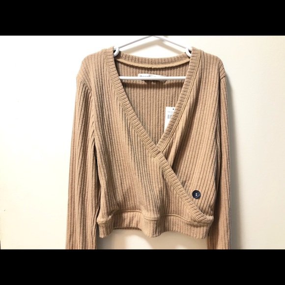 [Brand New]A&F Wrap Front Top Tan Small - Picture 2 of 6